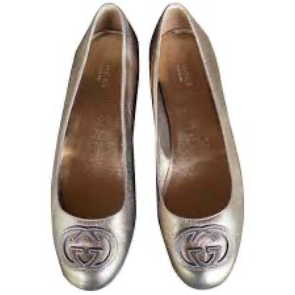 Gucci authentic Silver Leather Ballet Flats With GG Logo size 36 1/2.